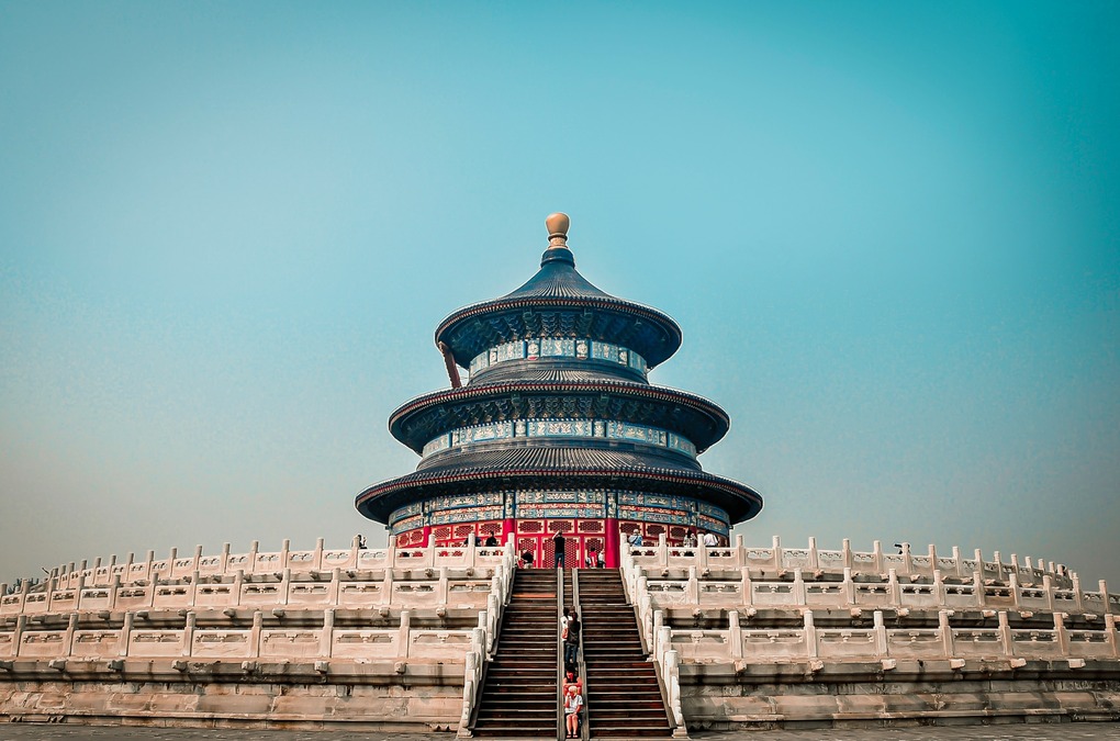 引起了大众