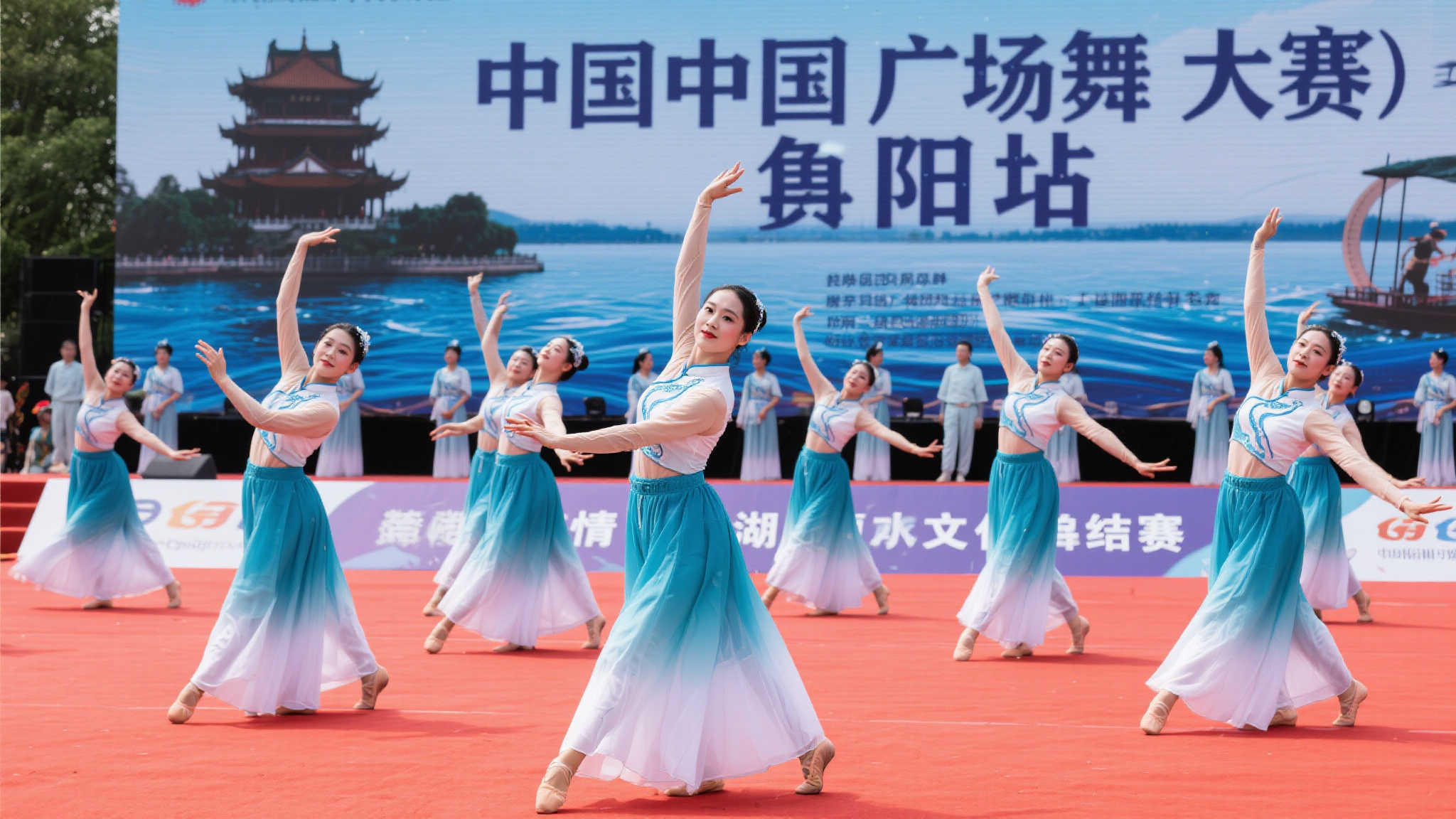 显得缺乏连